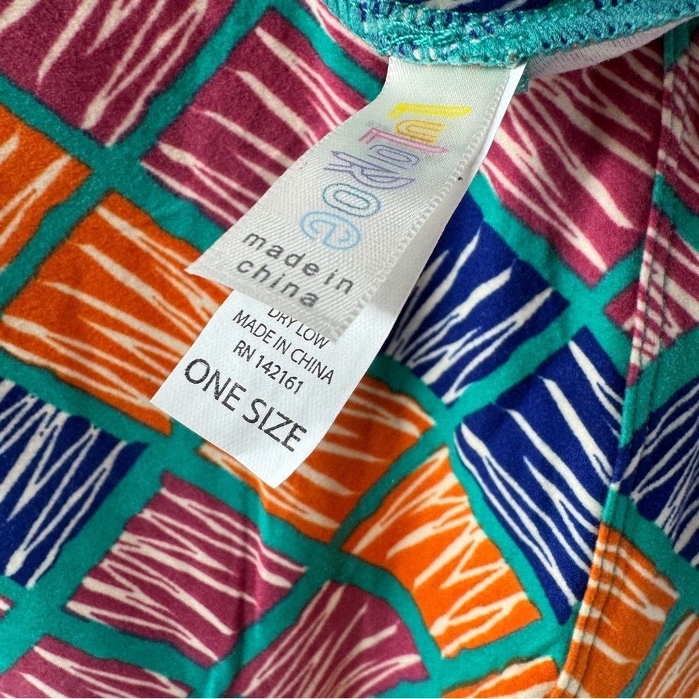 LuLaRoe One Size (OS) Leggings – Buttery Soft Stretchy Printed Leggings - Picture 5 of 5